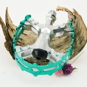 Blue Lug MKS XC Bear Trap III (Silver Body / Turquoise Cage)